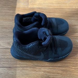 Nike Kyrie Toddler Boys size 9 nwot